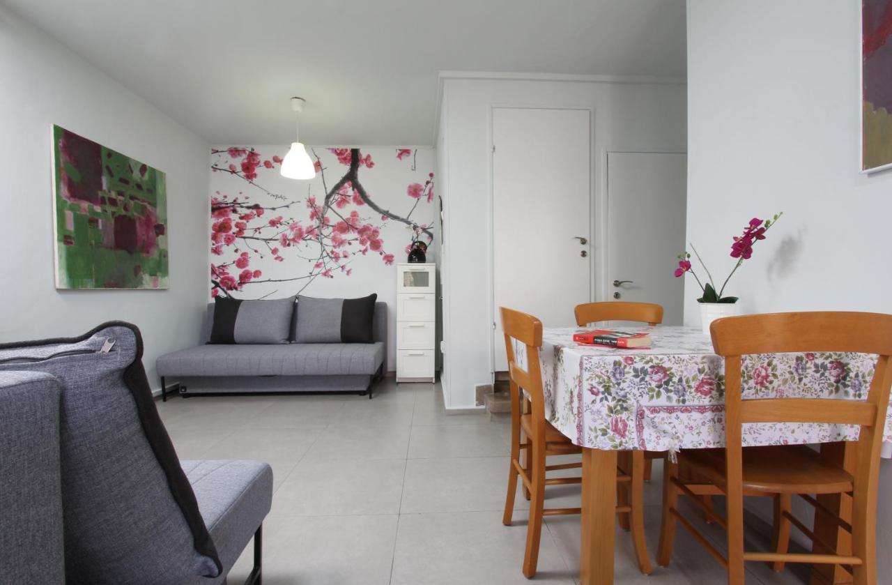 Like Home Gedera Exterior photo
